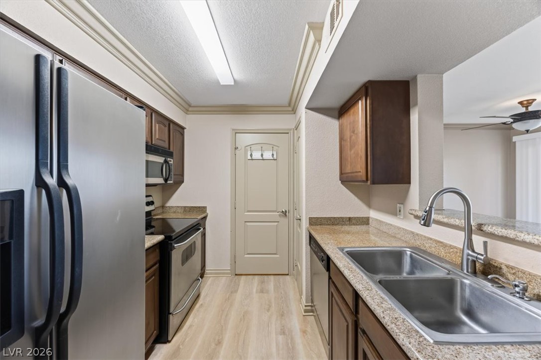 Photo 8 of 44, 1150 N Buffalo Drive #2022