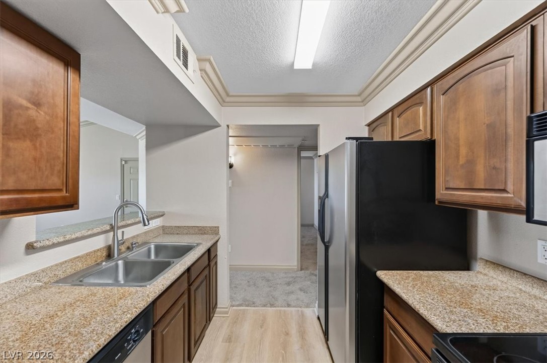 Photo 9 of 44, 1150 N Buffalo Drive #2022