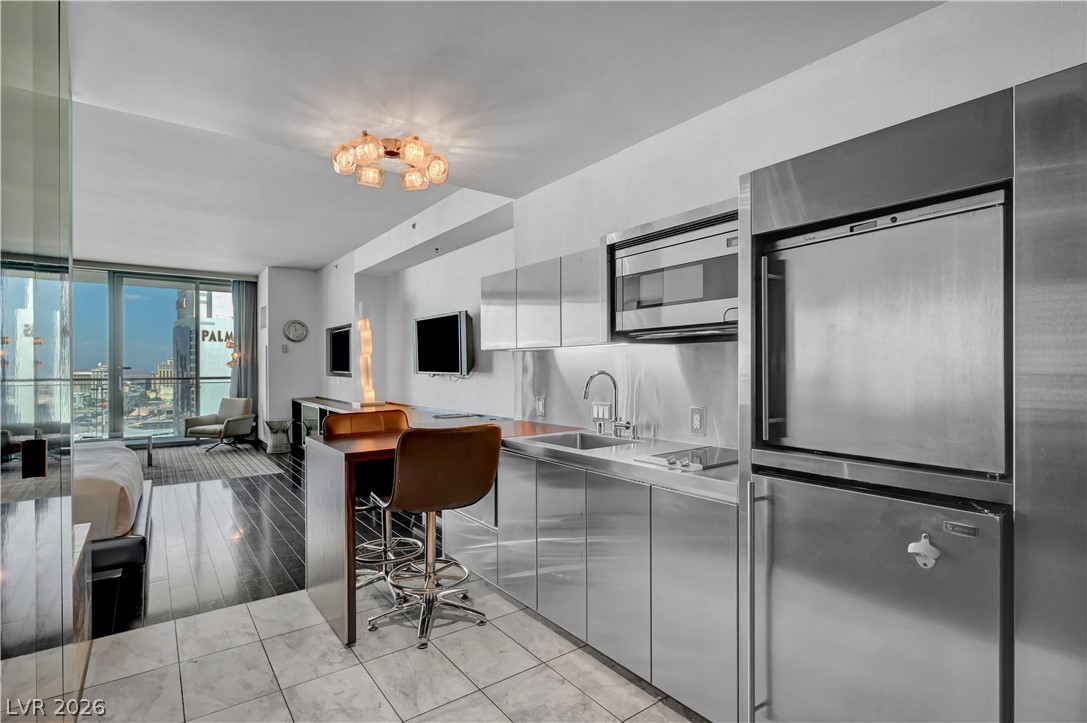 Photo 5 of 4381 W Flamingo Road #2510