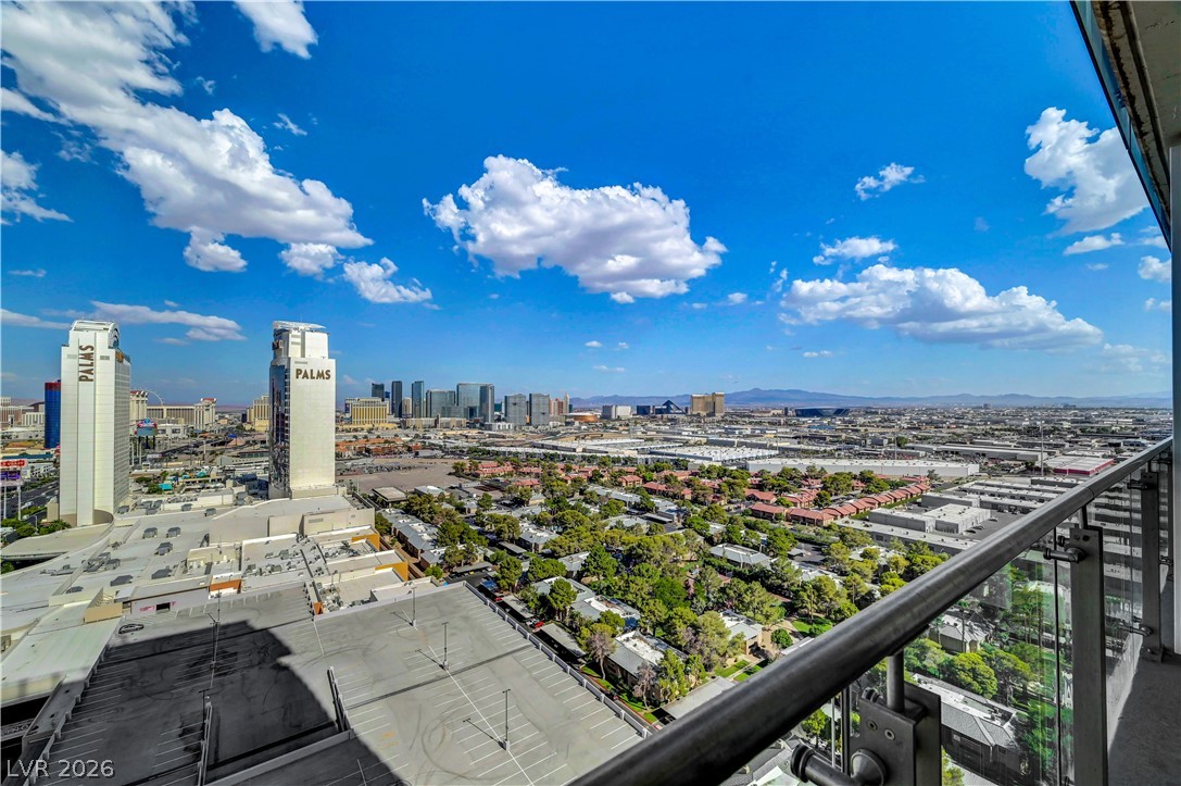Photo 38 of 72, 4381 W Flamingo Road #2510