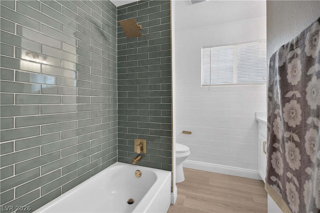Photo 11 of 16, 433 N 23rd Street