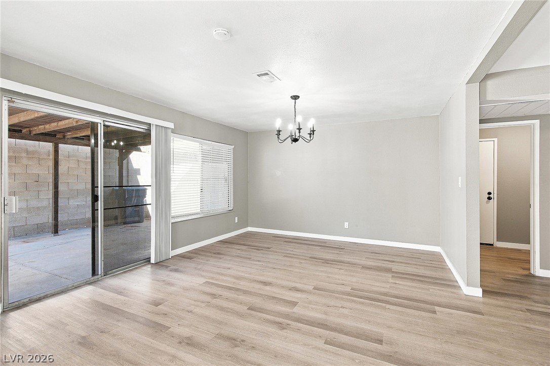Photo 6 of 21, 4005 Ridgewood Avenue