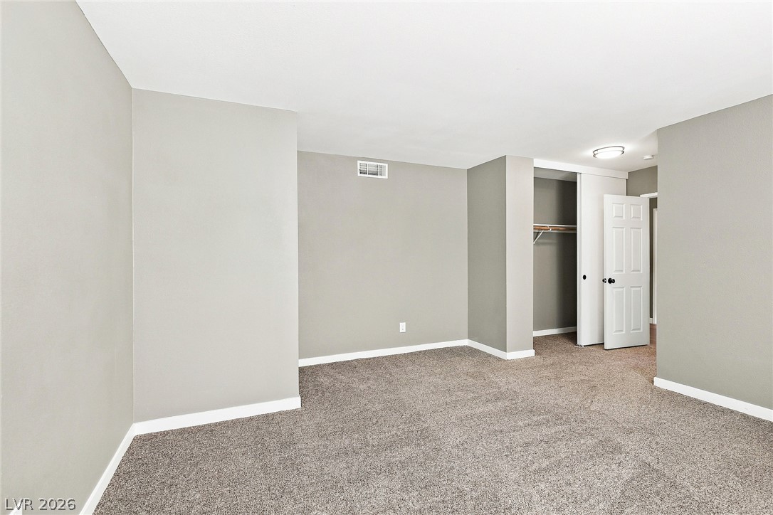 Photo 10 of 21, 4005 Ridgewood Avenue