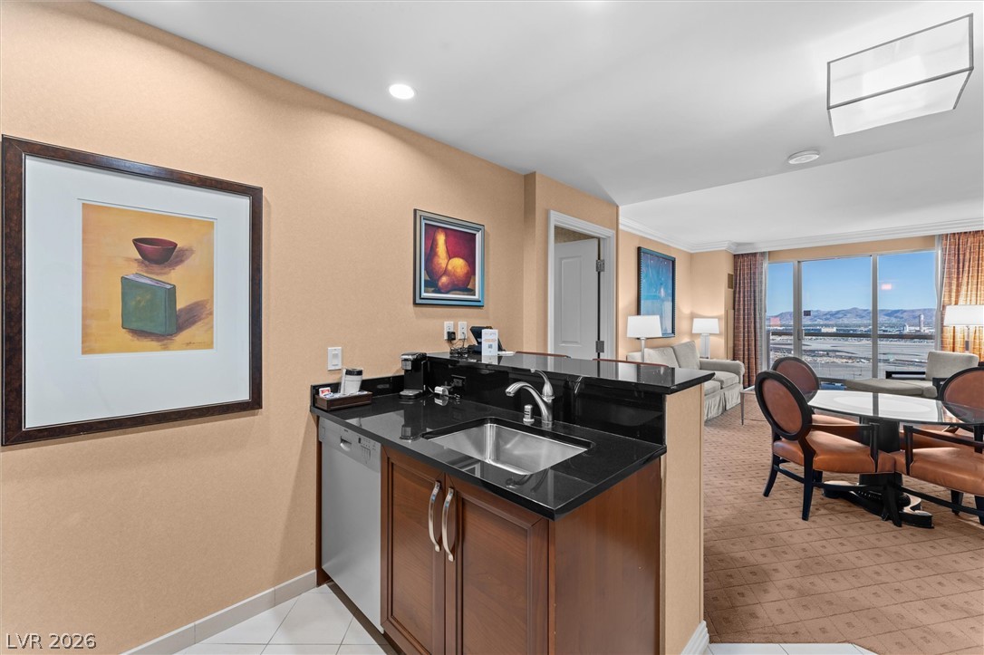 Photo 12 of 34, 135 E Harmon Avenue #2120