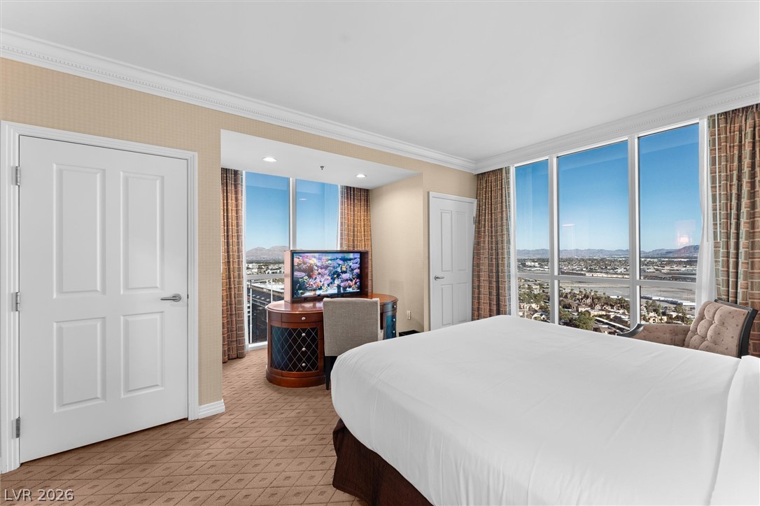 Photo 14 of 34, 135 E Harmon Avenue #2120