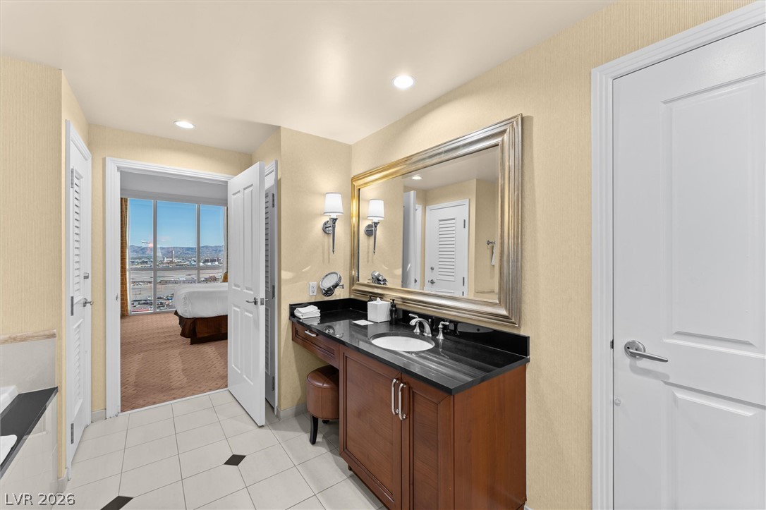 Photo 19 of 34, 135 E Harmon Avenue #2120