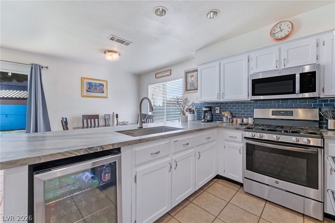 Photo 2 of 4140 Hazelridge Drive