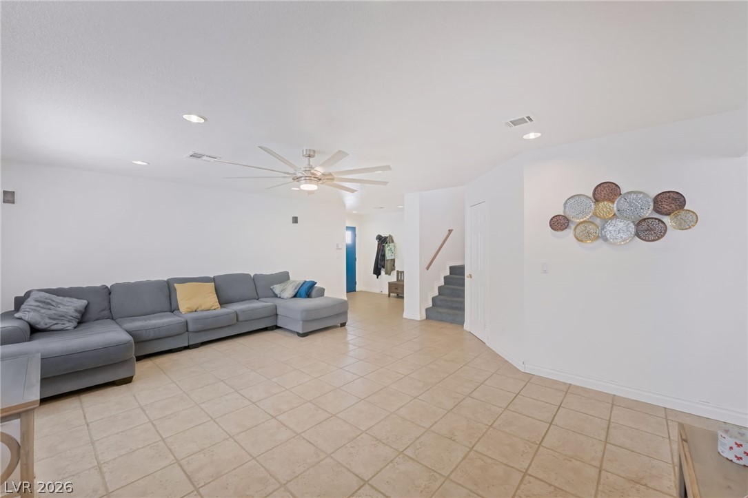 Photo 6 of 28, 4140 Hazelridge Drive