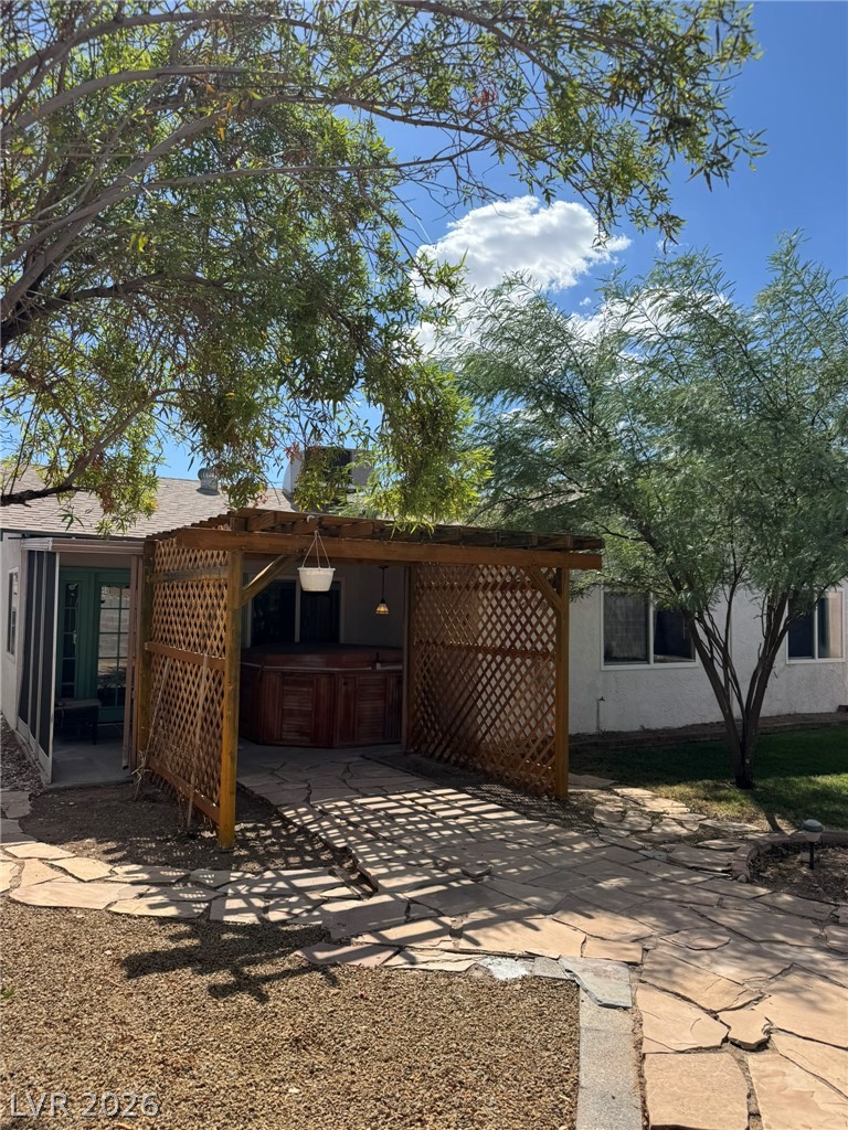 Photo 5 of 7066 Pinebrook Court