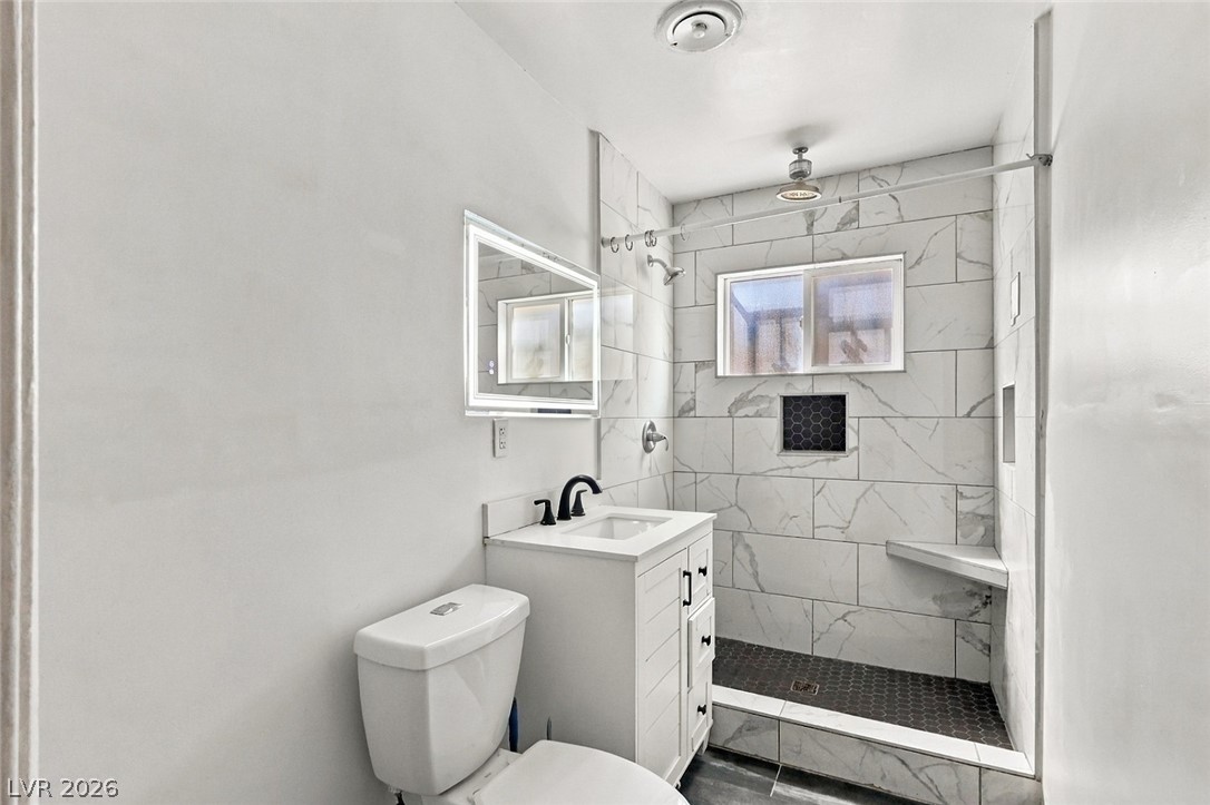 Photo 6 of 14, 2828 Willoughby Avenue
