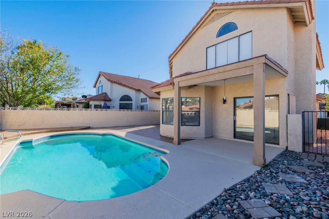 370 Rushing Creek Court, Henderson 89014