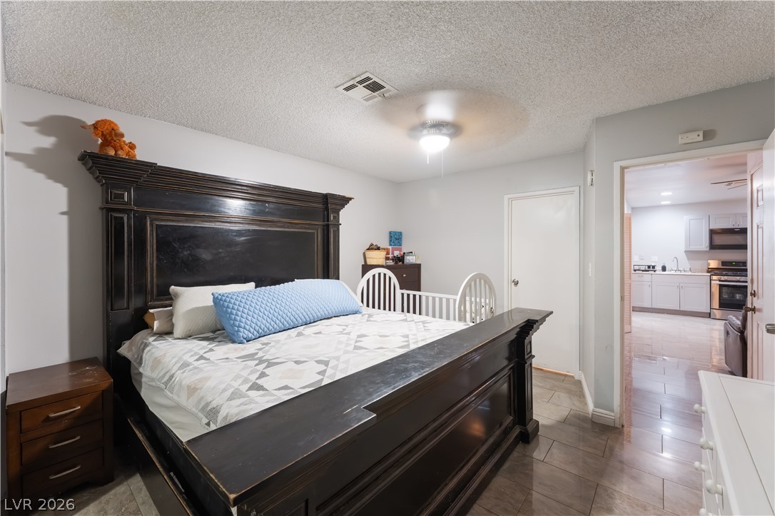 Photo 22 of 30, 413 N Lamb Boulevard #C
