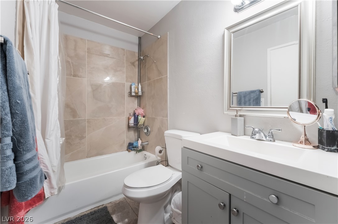 Photo 23 of 30, 413 N Lamb Boulevard #C