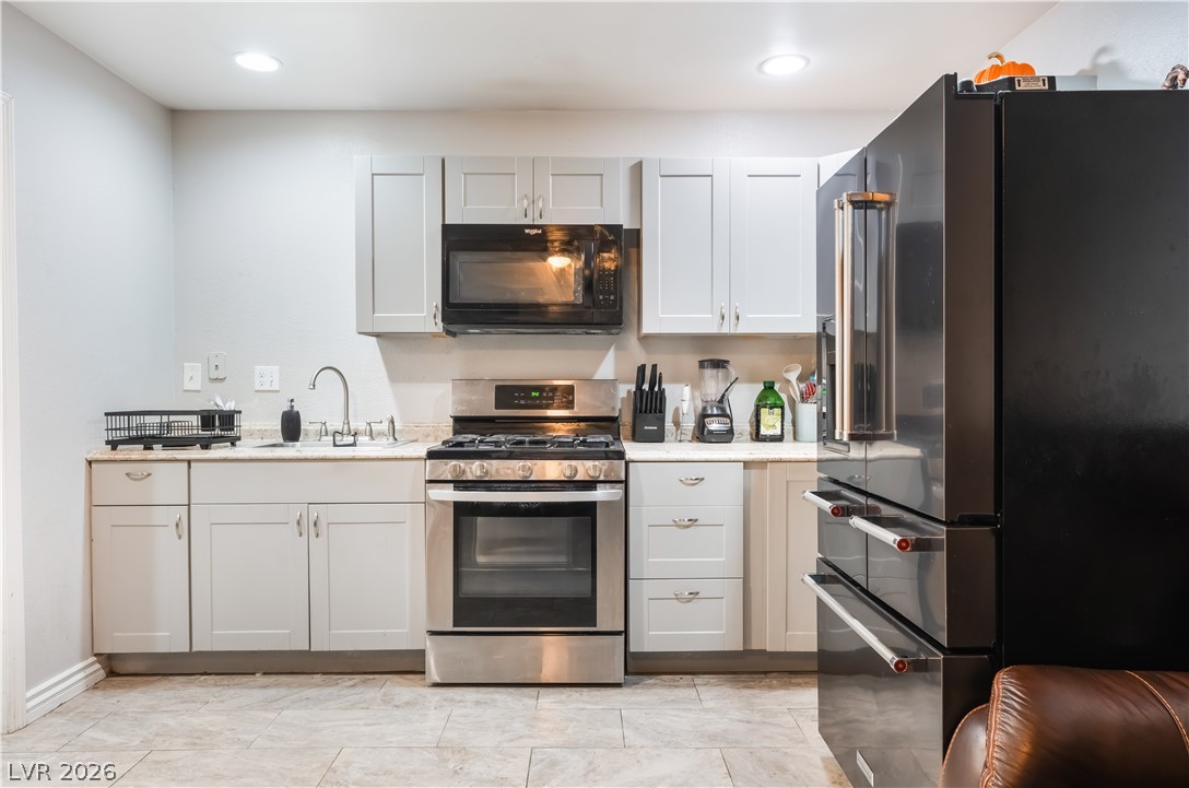 Photo 13 of 30, 413 N Lamb Boulevard #C