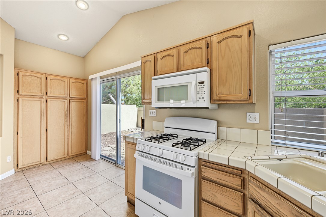 Photo 15 of 35, 1816 Glenwillow Drive