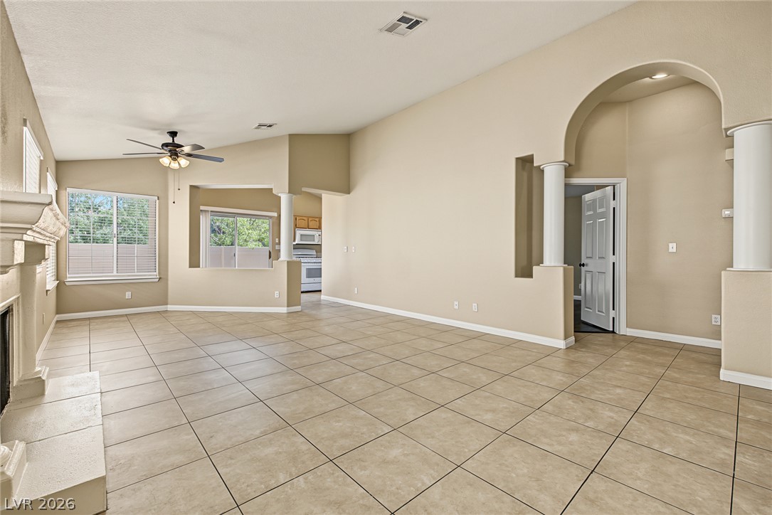 Photo 4 of 1816 Glenwillow Drive