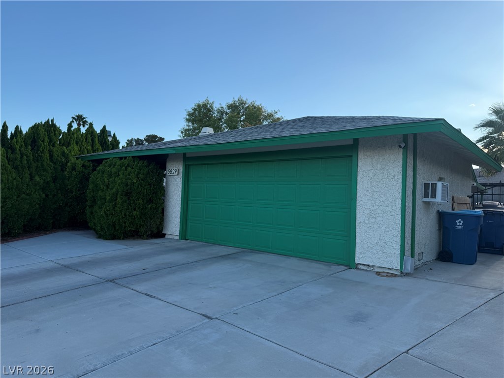 Photo 2 of 5829 Halfmoon Way