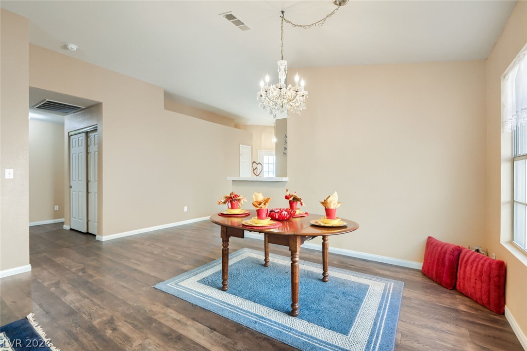 Photo 17 of 55, 4920 Winterset Drive