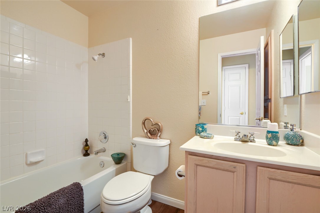 Photo 25 of 55, 4920 Winterset Drive