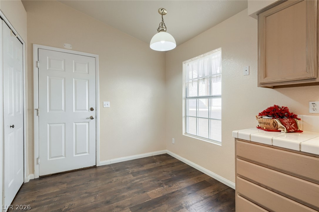 Photo 11 of 55, 4920 Winterset Drive