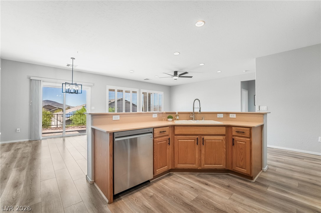 Photo 15 of 41, 2593 CORVUS Street