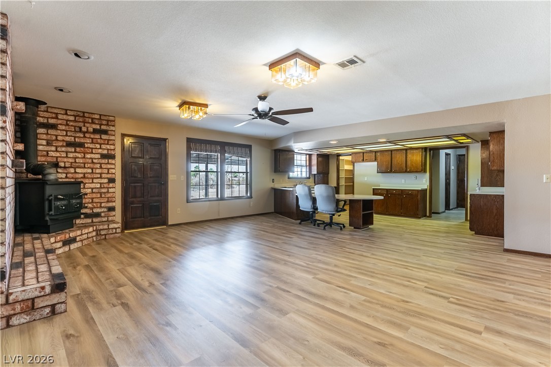 Photo 8 of 35, 8520 W Hammer Lane