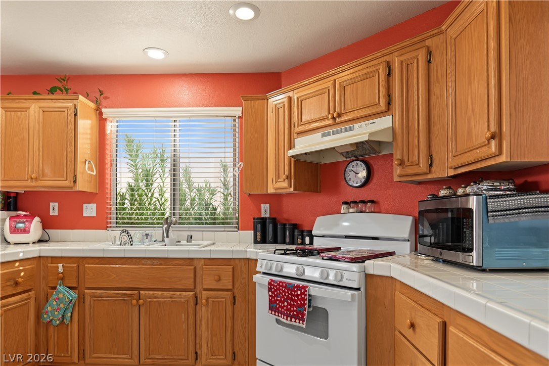Photo 6 of 29, 1453 Blisworth Court #102