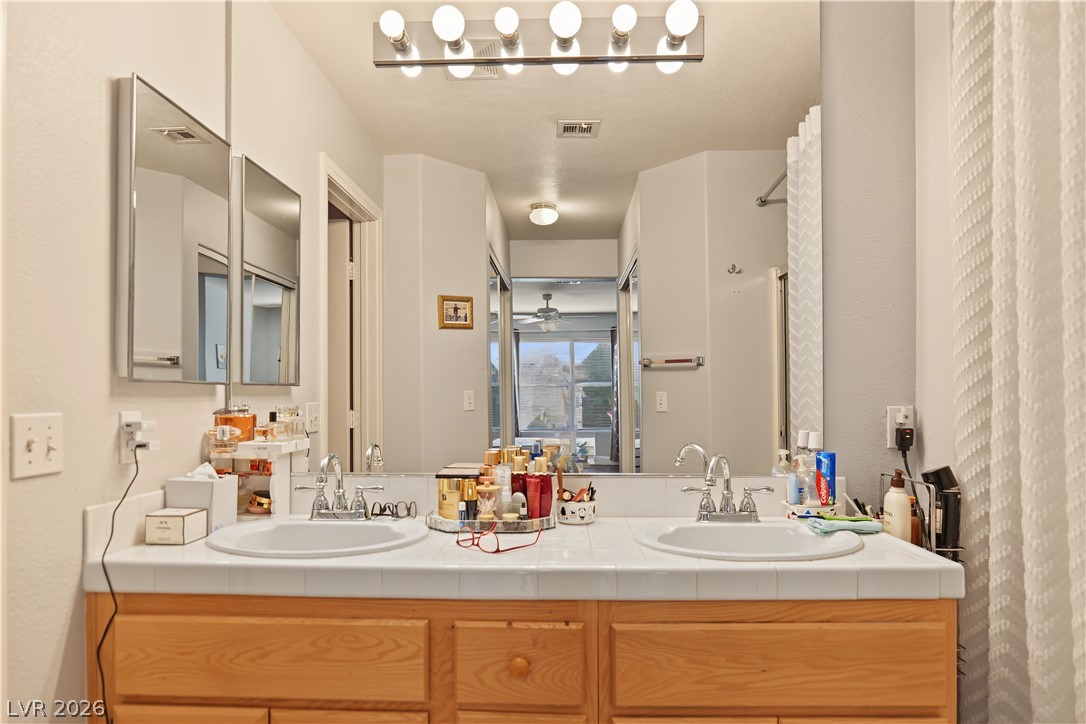 Photo 15 of 29, 1453 Blisworth Court #102