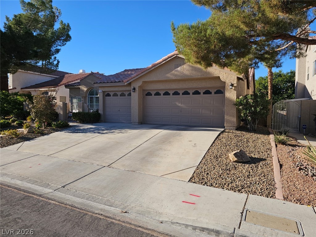 Photo 3 of 7908 Waterfalls Avenue