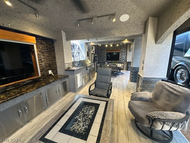 Photo 15 of 35, 8175 Arville Street #400