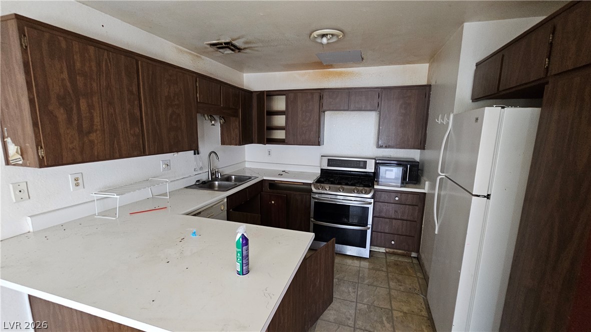 Photo 4 of 6777 Ledgewood Drive