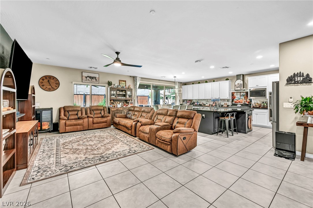 Photo 15 of 65, 989 Alverstone Court