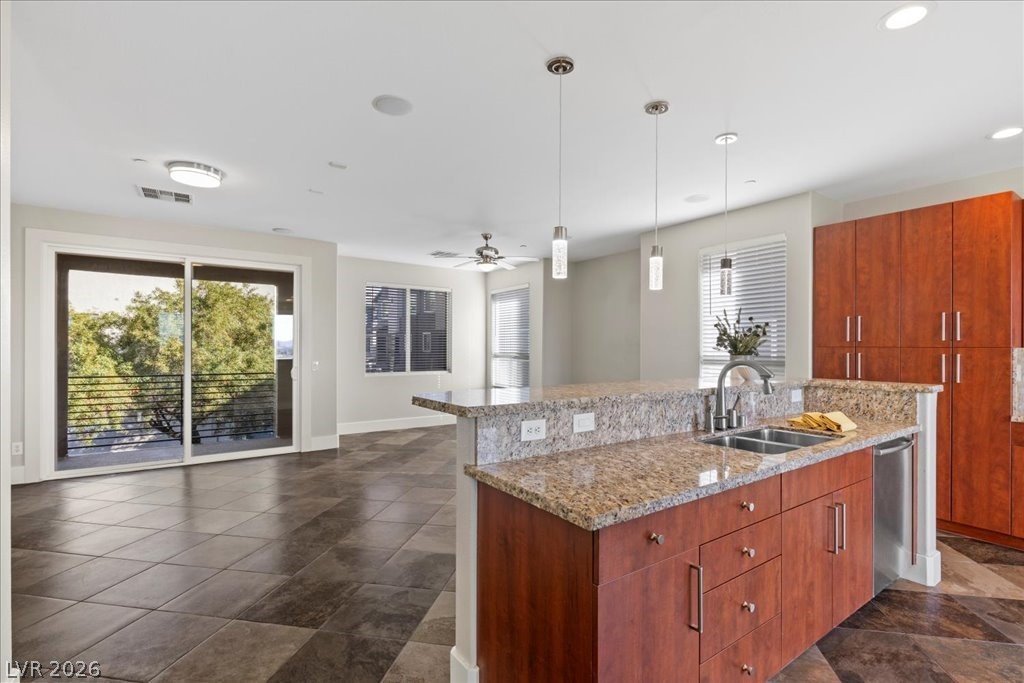 Photo 8 of 36, 9050 W Tropicana Avenue #1170
