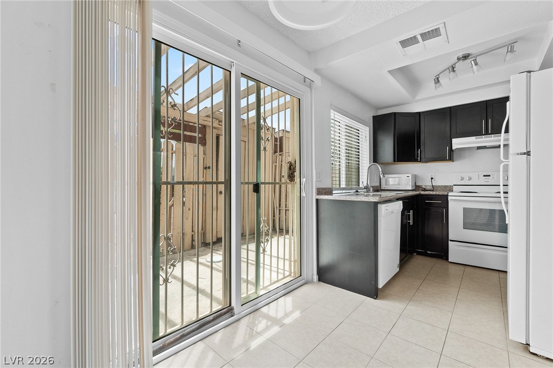Photo 6 of 21, 4770 Topaz Street #81