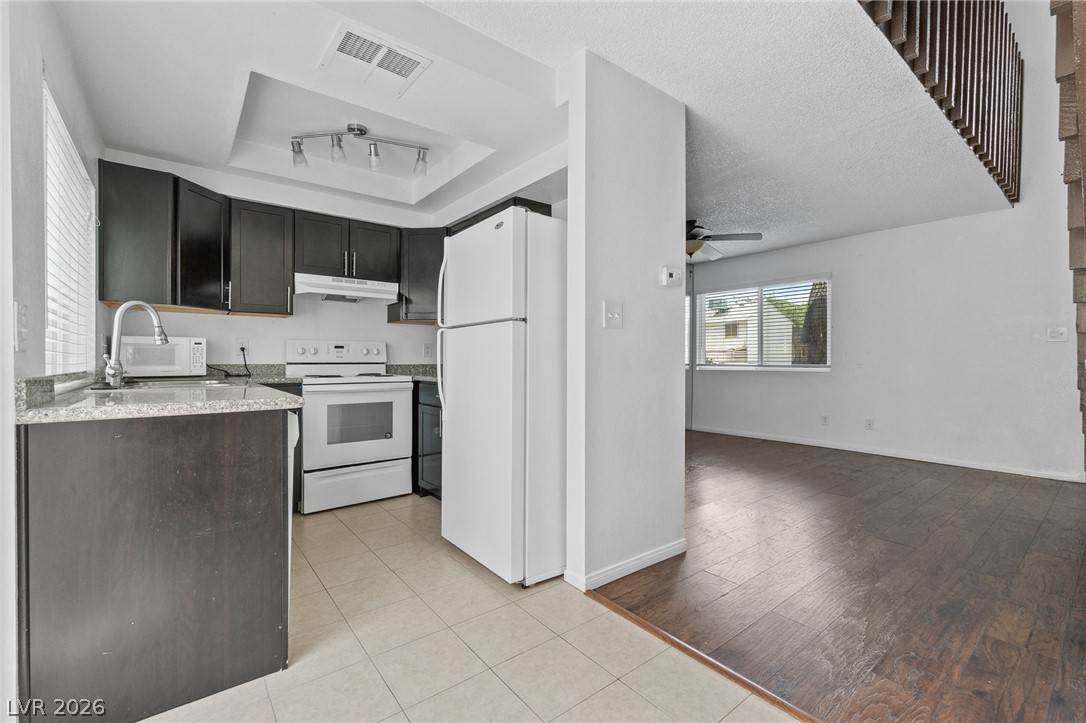 Photo 7 of 21, 4770 Topaz Street #81