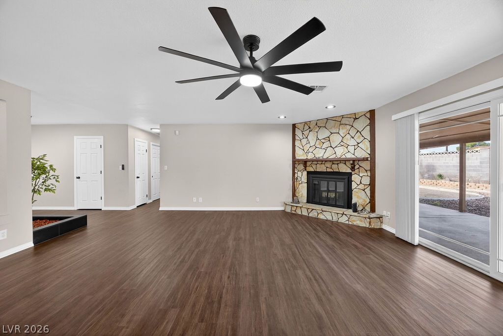 Photo 15 of 47, 3189 Casanova Circle