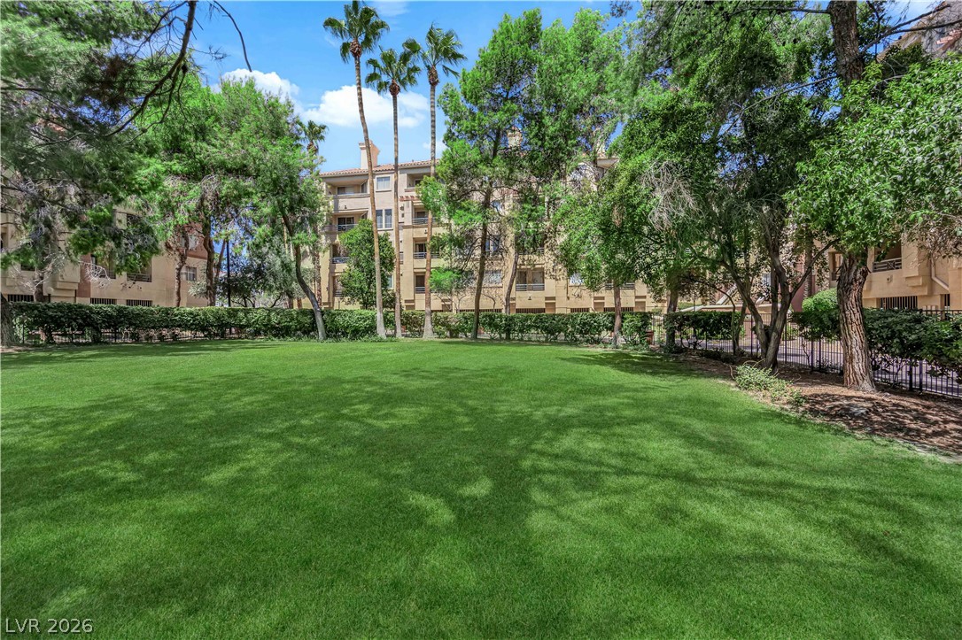 Photo 7 of 52, 220 E Flamingo Road #117