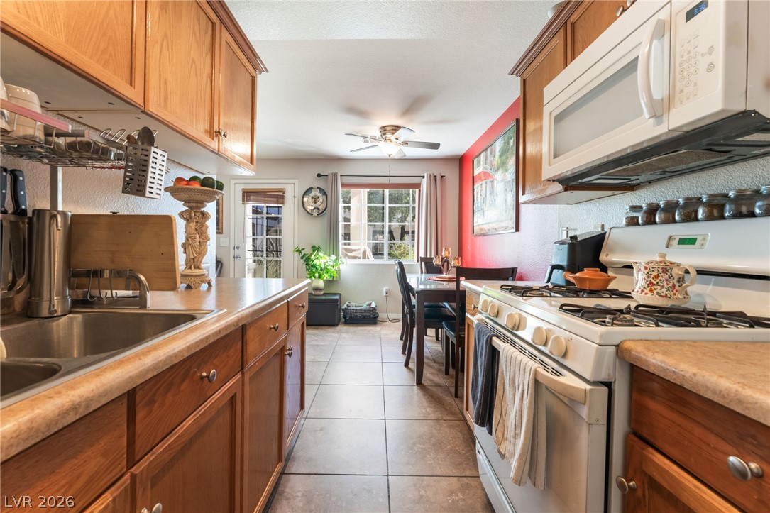Photo 13 of 38, 5330 E Charleston Boulevard #123