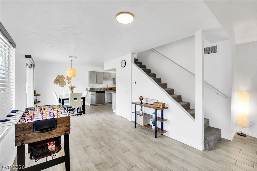 Photo 8 of 33, 4439 Sirius Avenue