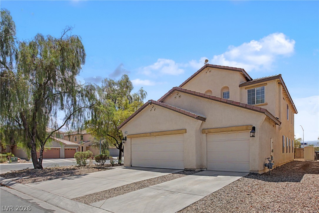 Photo 3 of 6025 Glenborough Street