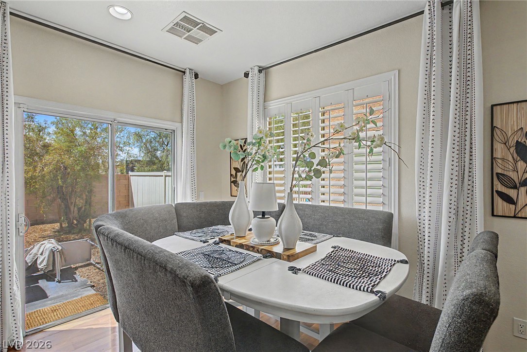 Photo 17 of 50, 6025 Glenborough Street