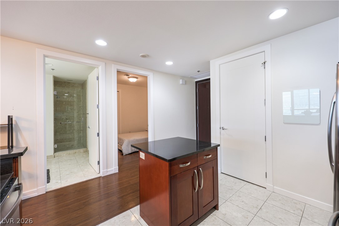 Photo 12 of 27, 4525 E Dean Martin Drive #2911