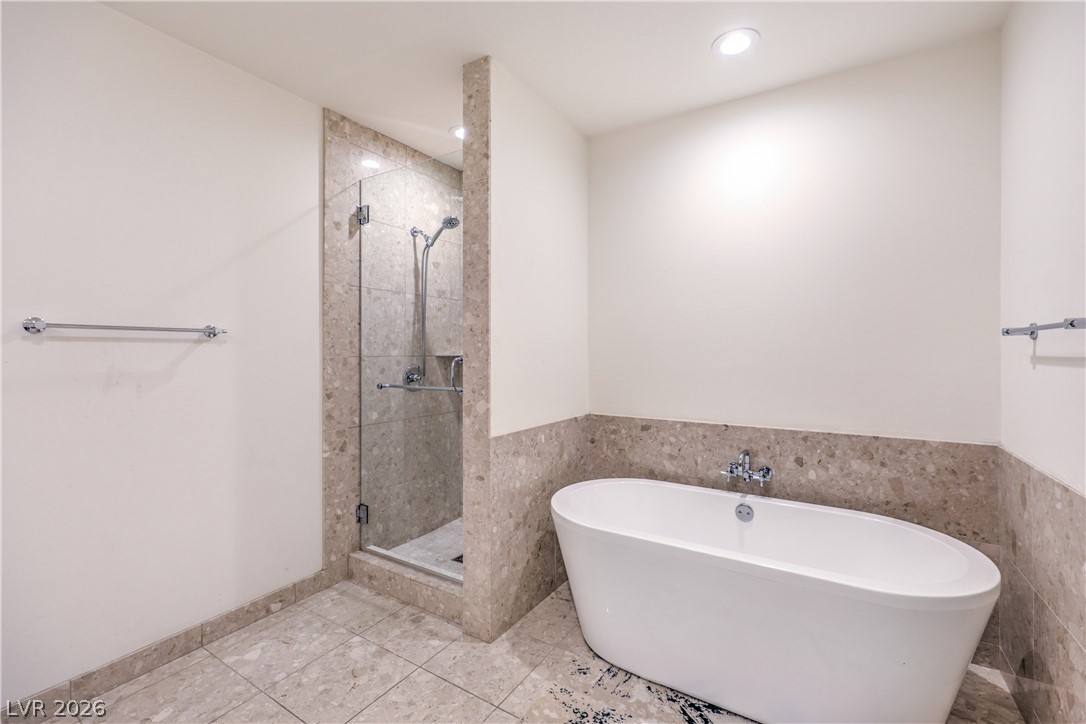 Photo 17 of 27, 4525 E Dean Martin Drive #2911