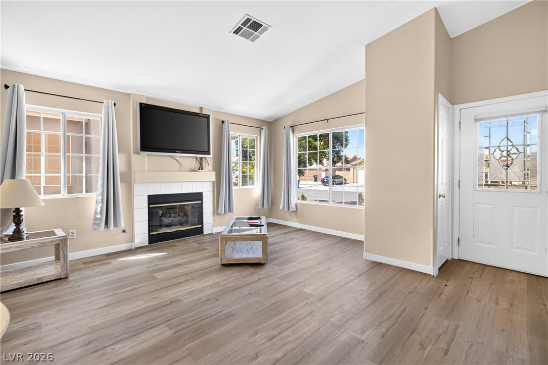 Photo 9 of 23, 4633 Sophia Way
