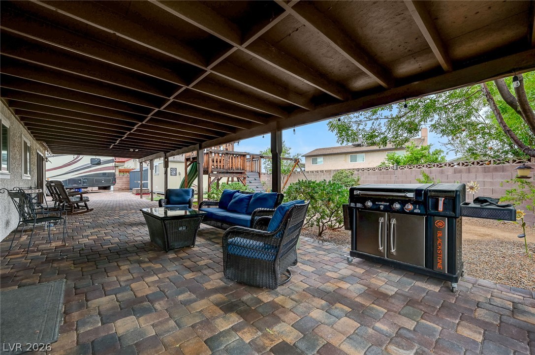 Photo 9 of 44, 1518 Della Court