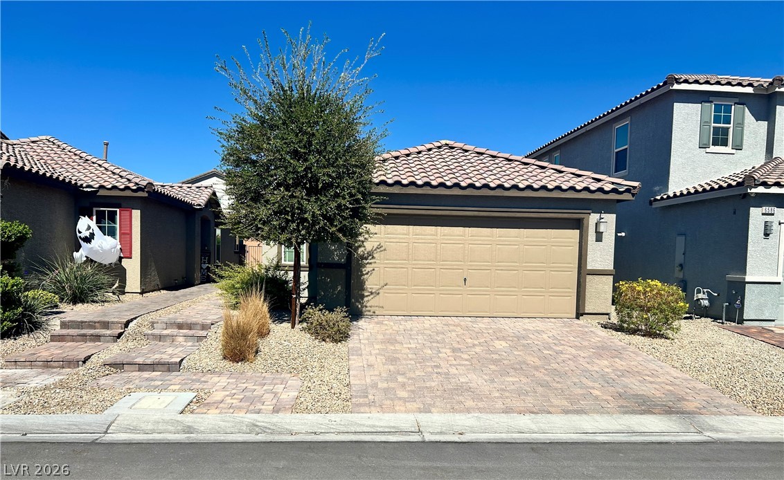 6594 Secret Grove Avenue, Las Vegas 89130
