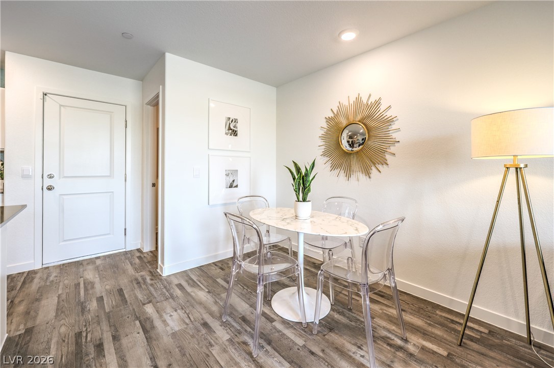 Photo 10 of 32, 905 Black Heron Street