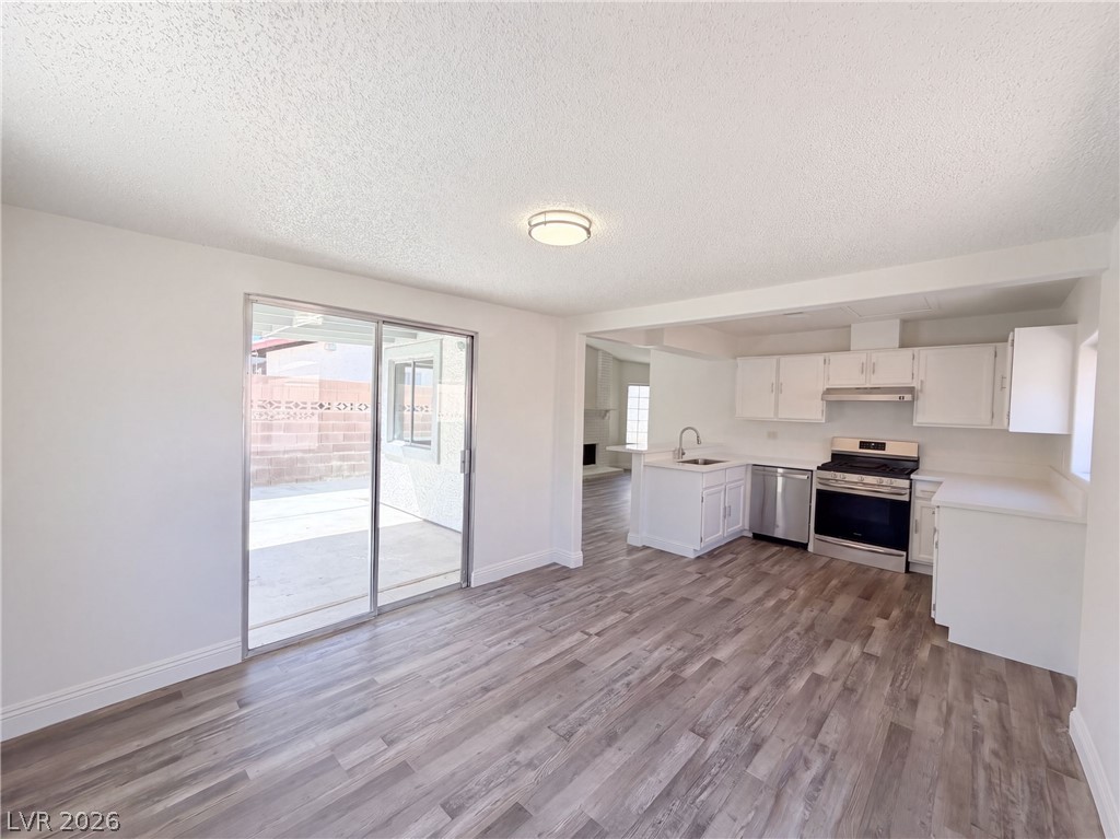 Photo 13 of 33, 2304 Sabroso Street