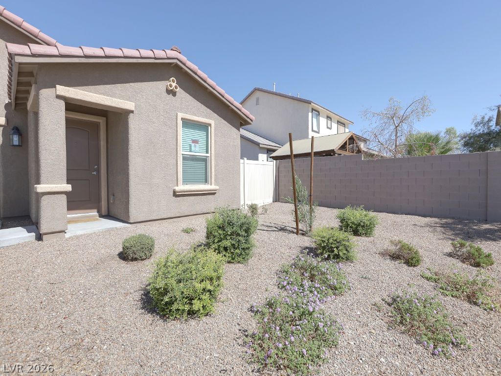 Photo 3 of 626 Abrazar Avenue