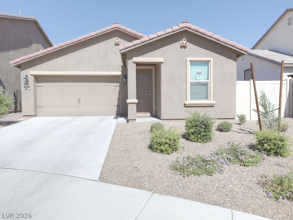 Photo 2 of 626 Abrazar Avenue